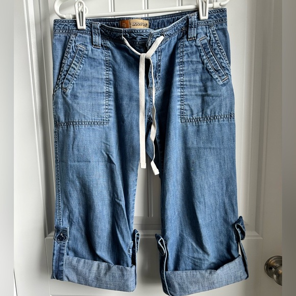 Old Navy Pants - Women’s Old Navy Relaxed Denim Capris